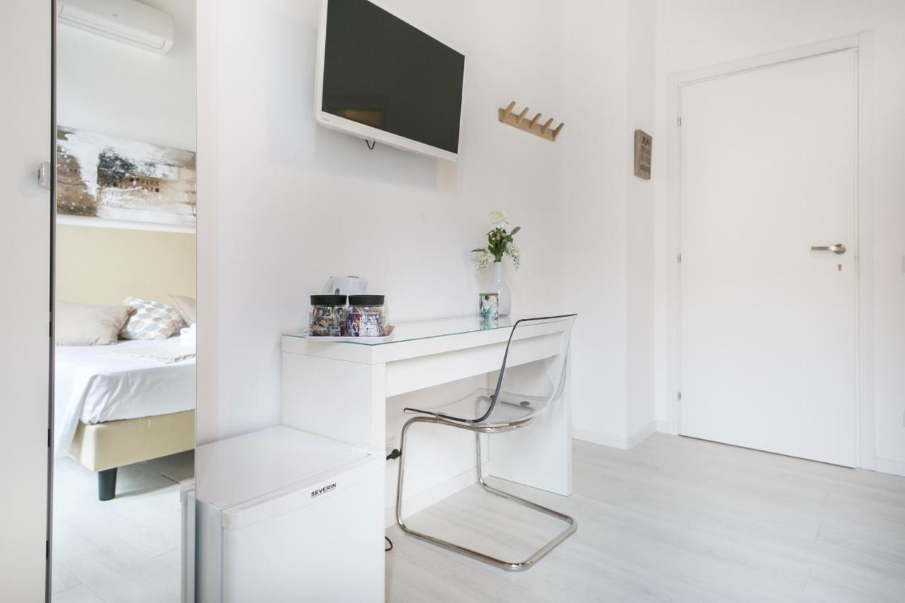 White Ostilia Guesthouse Rome Exterior photo