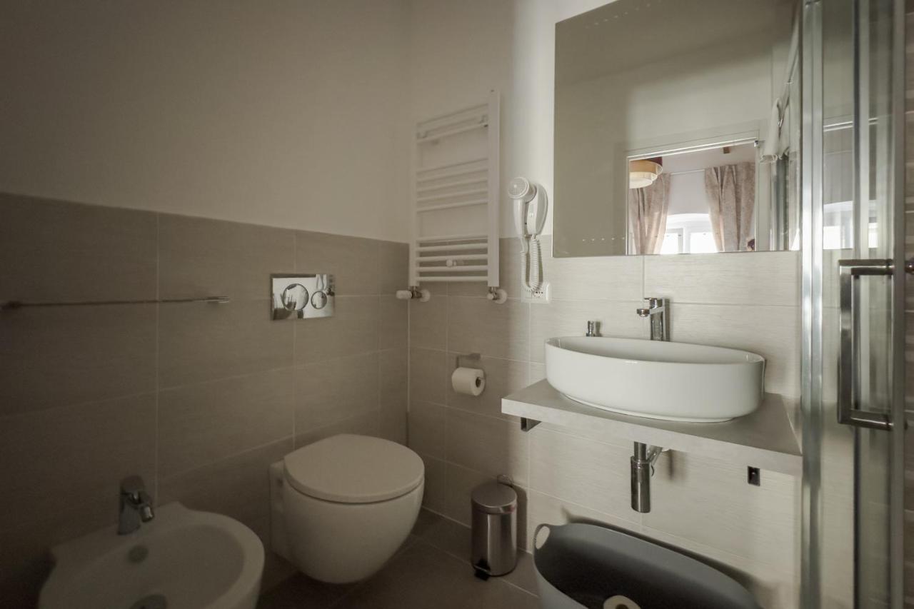 White Ostilia Guesthouse Rome Exterior photo
